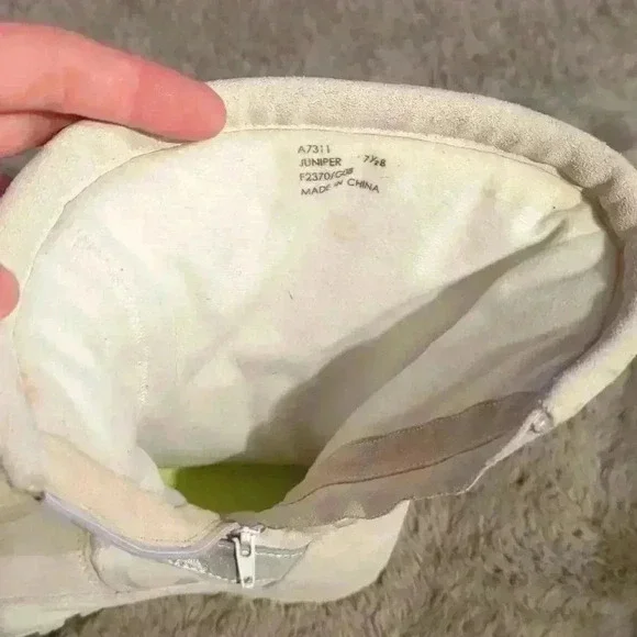 Coach Women's White Boots, size 7.5 - Picture 8 of 16